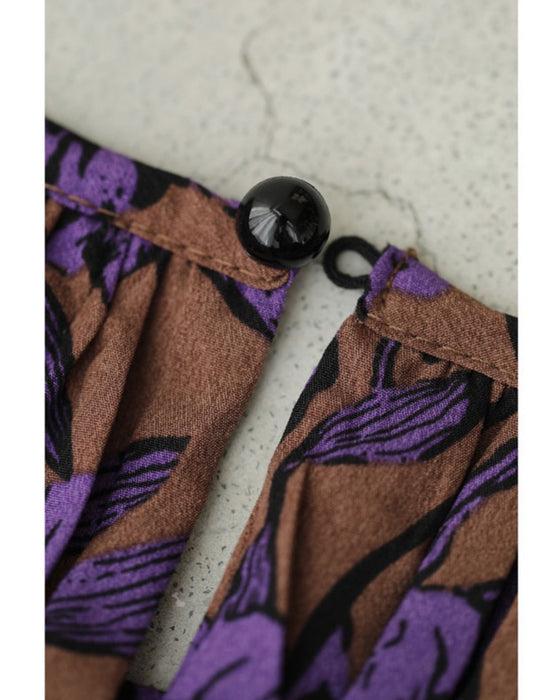 凛と咲く紫花シャーリングミディアムワンピース