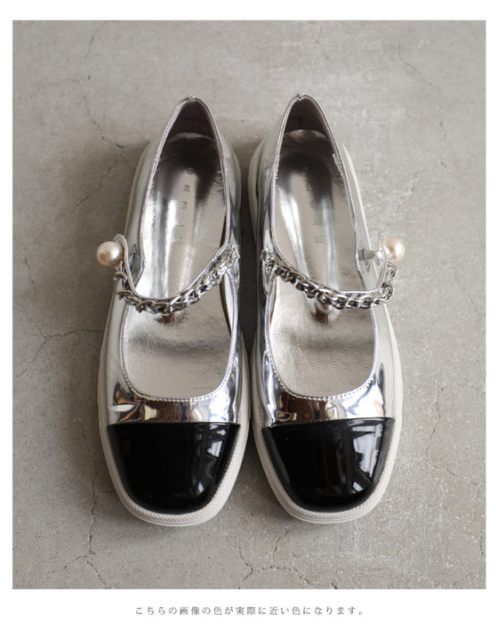 Two-tone enamel strap pumps with pearls