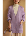 お尻まで包み込むラベンダー色カーディガン