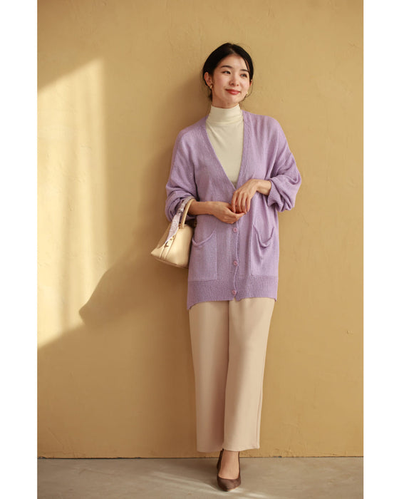 お尻まで包み込むラベンダー色カーディガン