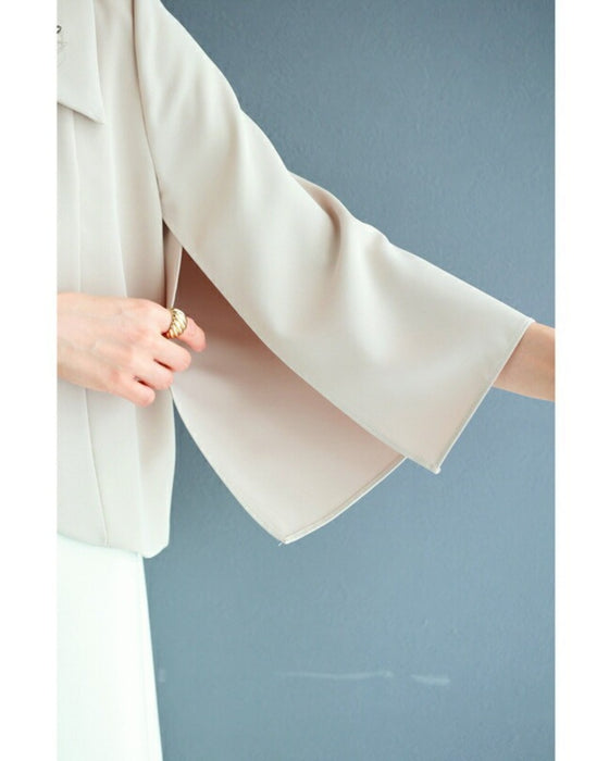 上品なスリット袖のボレロジャケット