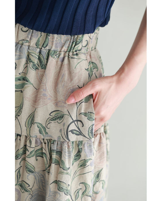舞うような淡色花の切り替えミディアムスカート