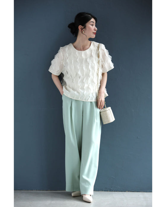 ひらひら雲が浮かぶクラウドブラウストップス