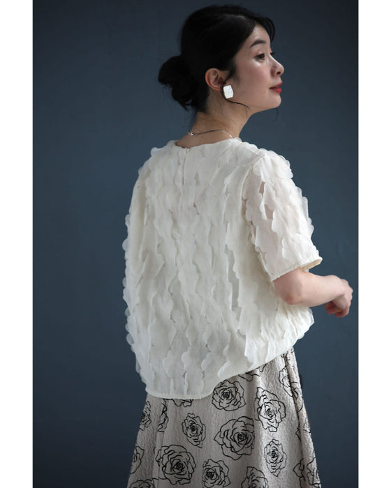 ひらひら雲が浮かぶクラウドブラウストップス