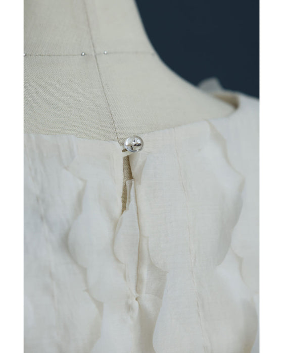 ひらひら雲が浮かぶクラウドブラウストップス