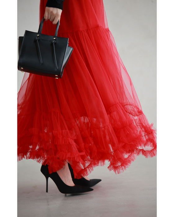 情熱的に舞うたっぷりフリルのチュールロングスカート