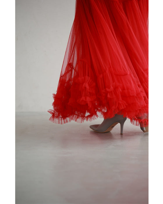 情熱的に舞うたっぷりフリルのチュールロングスカート