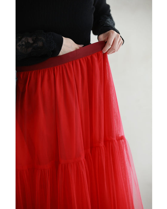 情熱的に舞うたっぷりフリルのチュールロングスカート