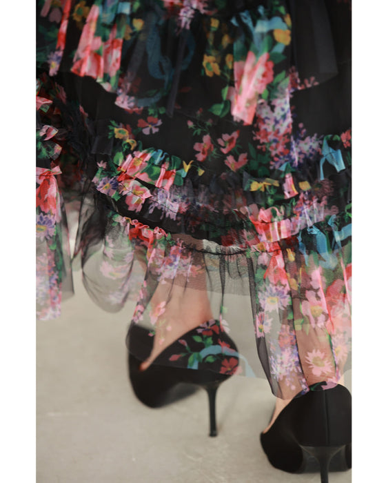 色とりどりの花が咲くふわふわフリルミディアムスカート