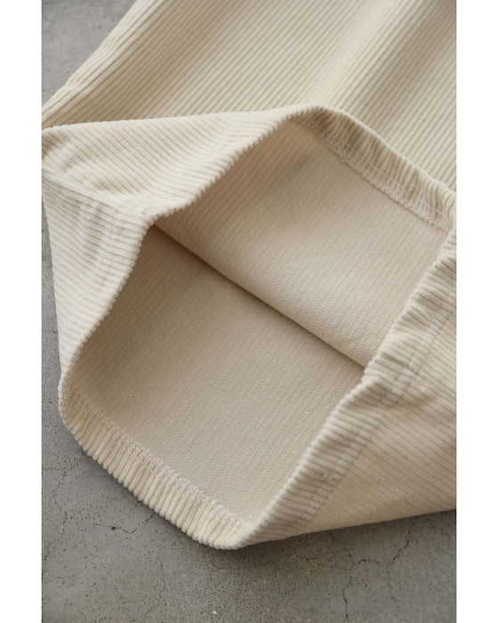 A length recommended for short people. Corduroy-style wide pants