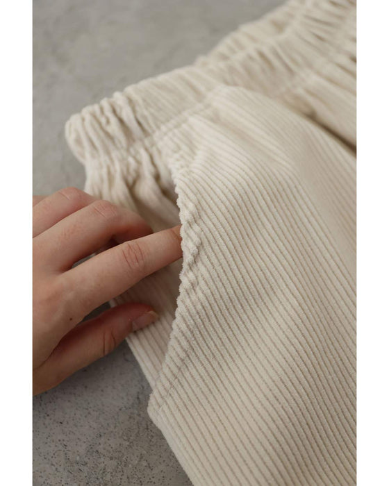 A length recommended for short people. Corduroy-style wide pants