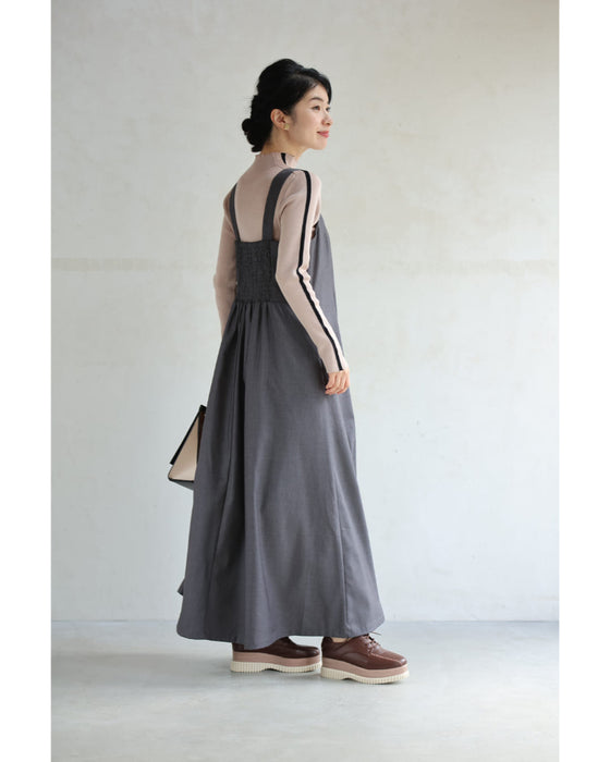 首元から流れるラインのニットカットソートップス