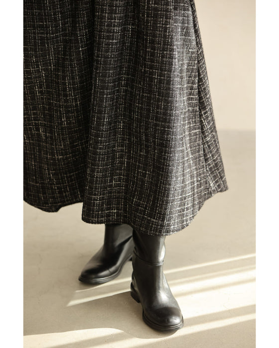 上品なツイードタックミディアムスカート