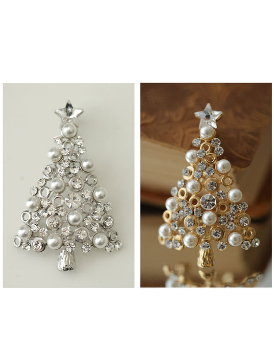 ハッピーホリデーを彩るクリスマスツリーブローチ