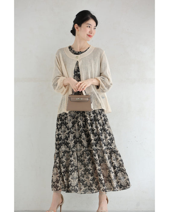 軽やかに広がるダマスク柄ティアードロングワンピース