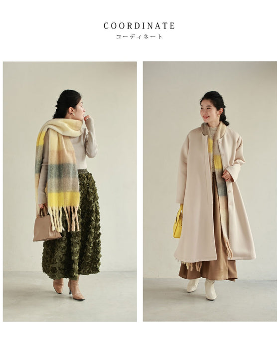 柔らかく包まれるミルフィーユカラーのモヘア風マフラー