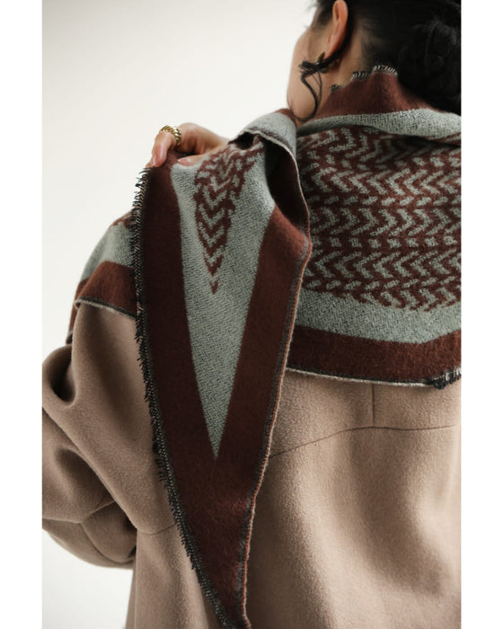 チョコミントカラーの菱形ストール