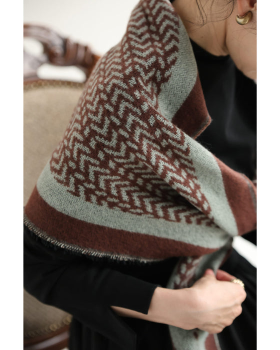 チョコミントカラーの菱形ストール