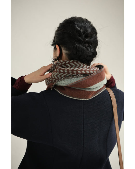チョコミントカラーの菱形ストール