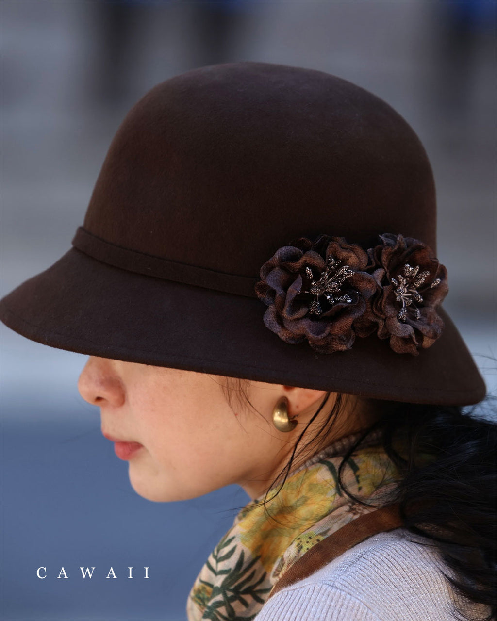 新作10月20日 寄り添う花コサージュのクラシカルハット cawaii wkj00150 秋 冬 ブラウン 帽子 モチーフ 旅行 プラスワン 小物 おでかけ 日常 大人可愛い 上品 おしゃれ レディース ファッション 大人 ママ ミセス 30代 40代 50代 60代 寄り添う花コサージュのクラシカルハット – ONE PEACE ONLINE