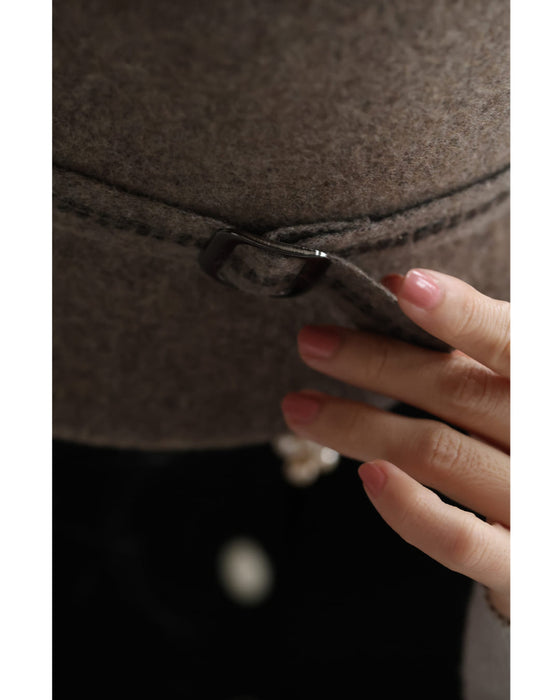 バックル付きベルトのウールライクハット