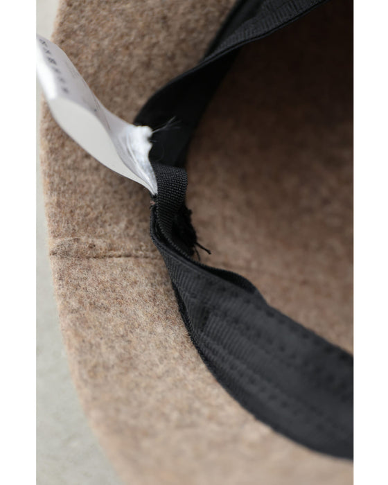 バックル付きベルトのウールライクハット