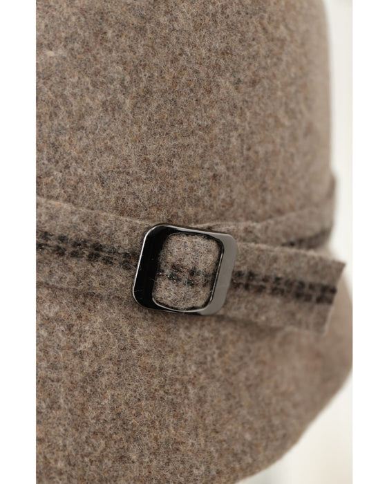 バックル付きベルトのウールライクハット