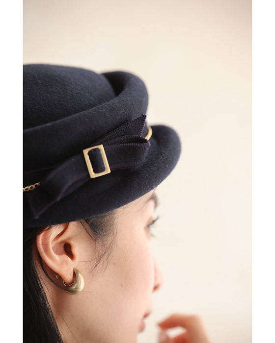 コーデに上品なエッセンスを。クラシカルな帽子