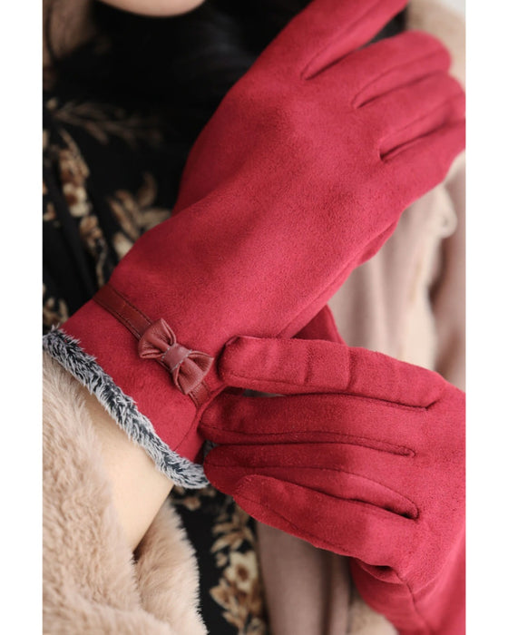 裏側起毛であったか。冬を彩る赤のプチリボン手袋