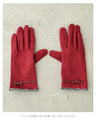 裏側起毛であったか。冬を彩る赤のプチリボン手袋