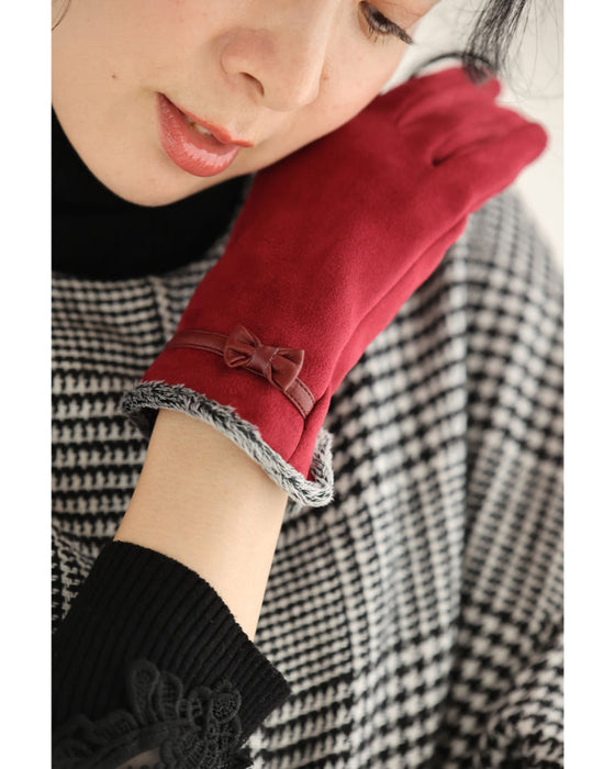 裏側起毛であったか。冬を彩る赤のプチリボン手袋