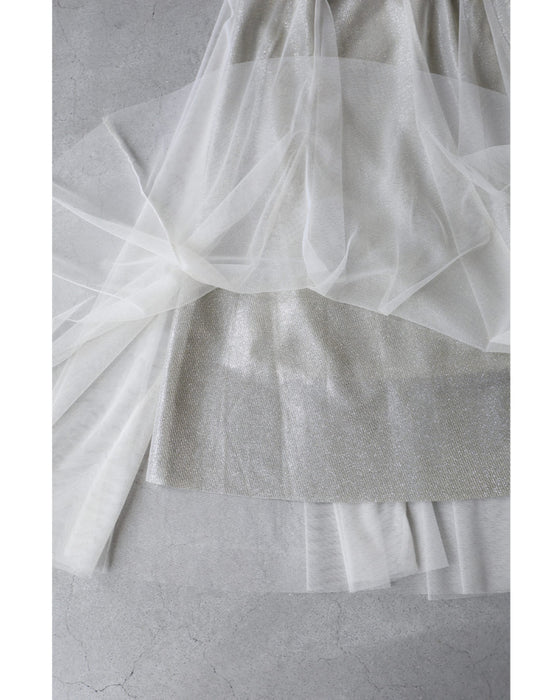 内側で輝くラメインナーのチュールベールミディアムスカート