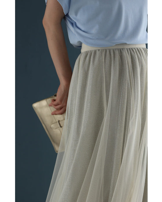 内側で輝くラメインナーのチュールベールミディアムスカート