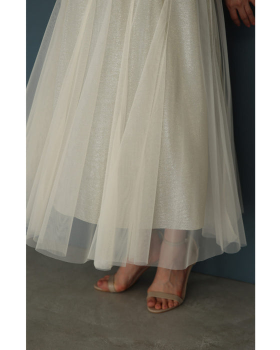 内側で輝くラメインナーのチュールベールミディアムスカート