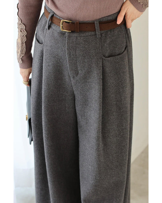 美シルエットのウール調ワイドパンツ（ベルト付き）