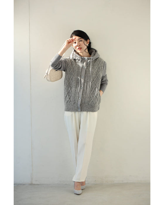 ニットと中綿キルティングの異素材組み合わせベスト