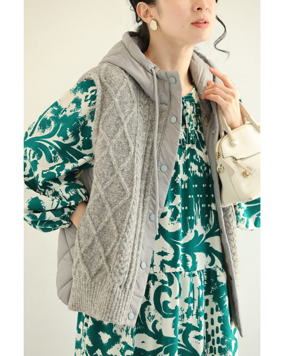 ニットと中綿キルティングの異素材組み合わせベスト