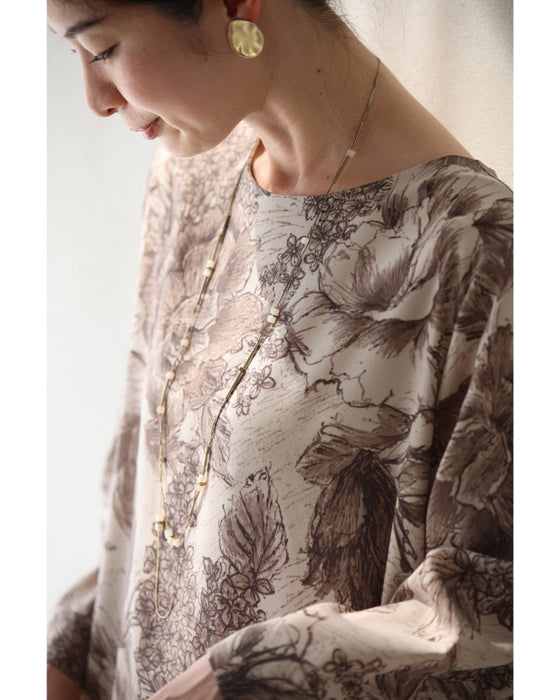 そよ風に揺れる花のスケッチ画ミディアムワンピース