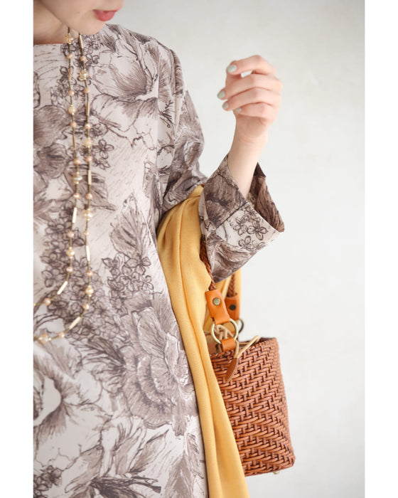 そよ風に揺れる花のスケッチ画ミディアムワンピース