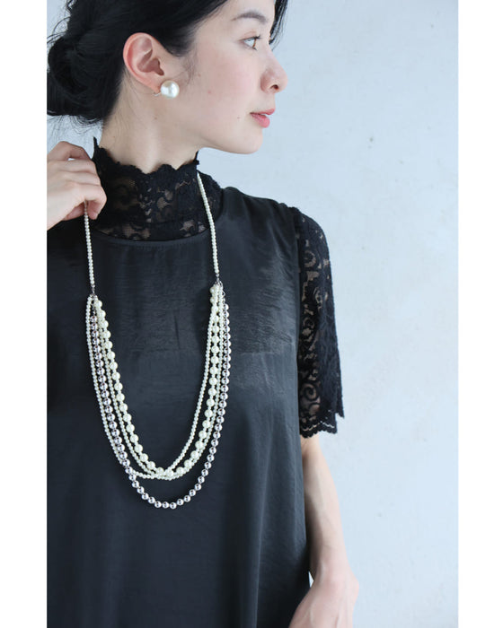 様々に着用できる。フリーダムな軽量パールネックレス