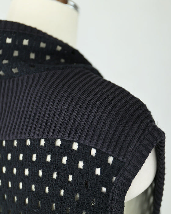 オシャレ度アップする重ね着用編みニットベスト