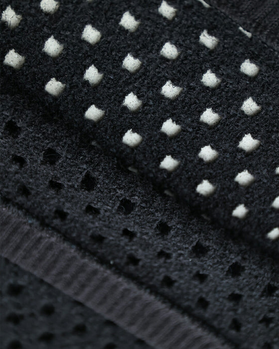 オシャレ度アップする重ね着用編みニットベスト