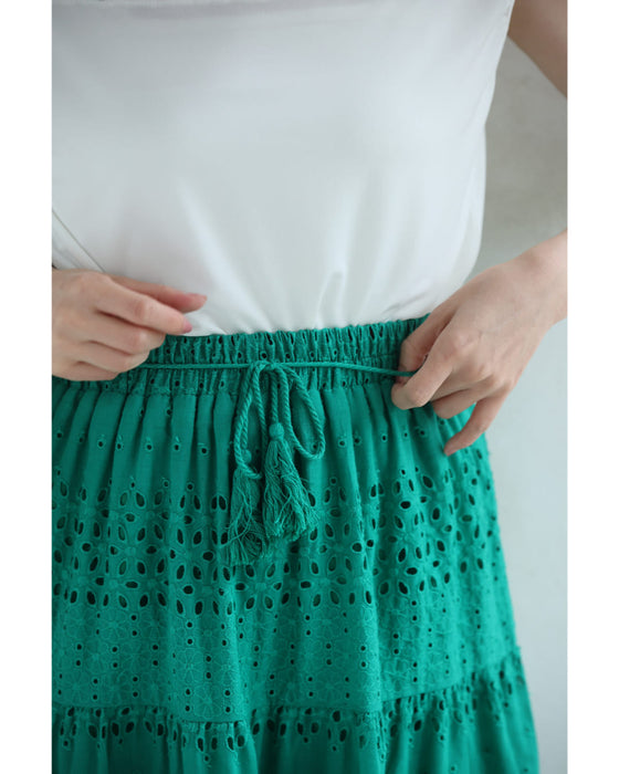 鮮やかグリーンのパンチングレースミディアムスカート(紐付き)