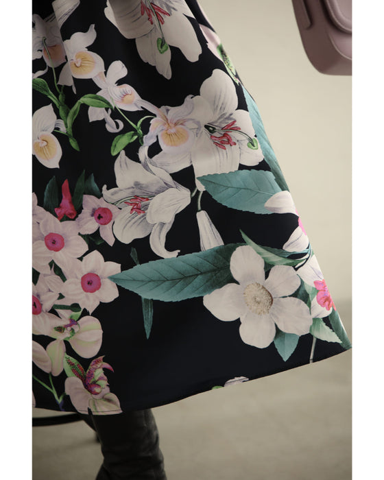 高貴な花が咲くタックミディアムスカート