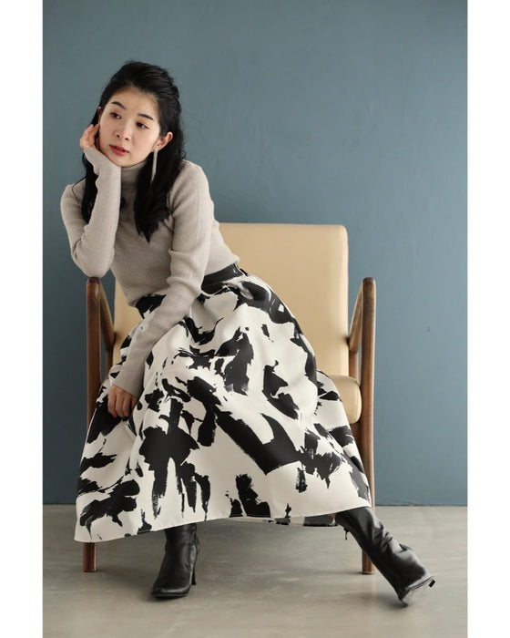 モードなペイントアートのタックミディアムスカート