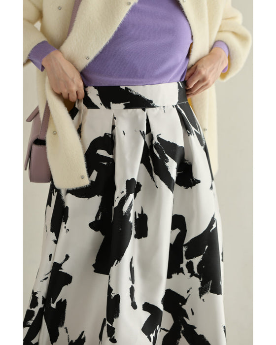 モードなペイントアートのタックミディアムスカート