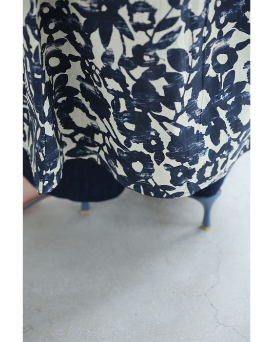 涼やかな版画風アートロングワンピース