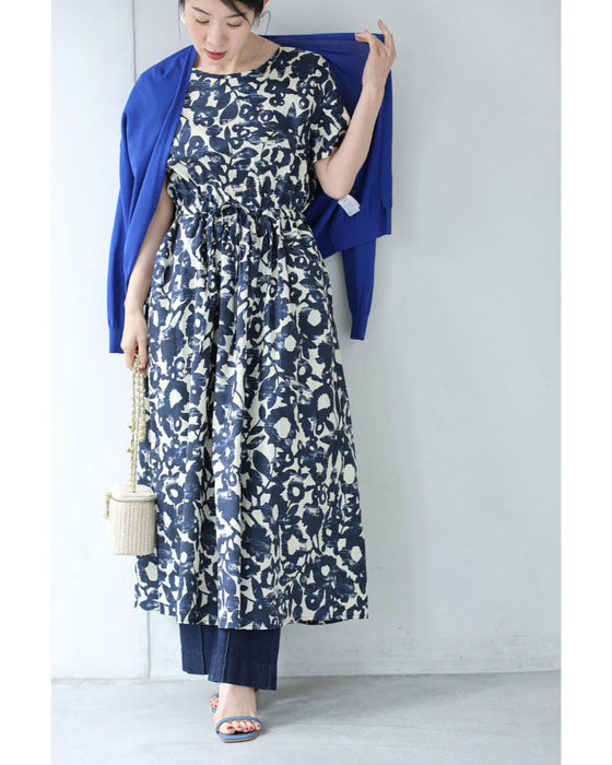 涼やかな版画風アートロングワンピース