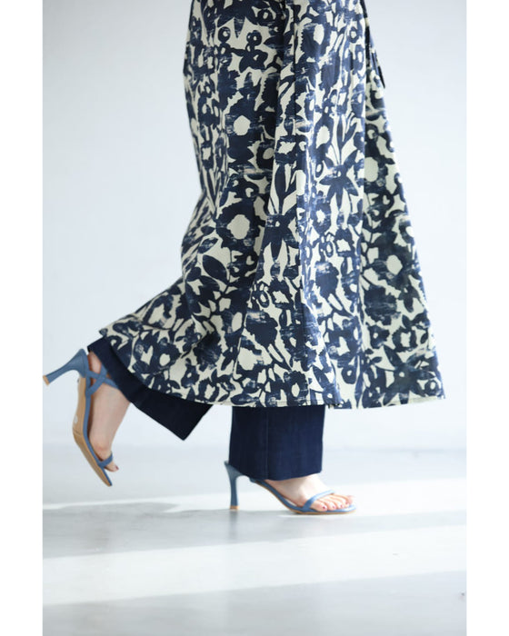 涼やかな版画風アートロングワンピース