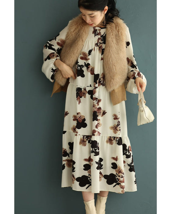 凛と咲く深みカラーの花柄ミディアムワンピース(紐リボン付き)